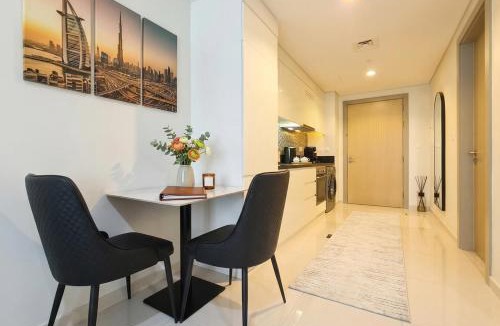Sheikh Zayed Road Apartment | Bright, Airy Studio with Contemporary Vibes