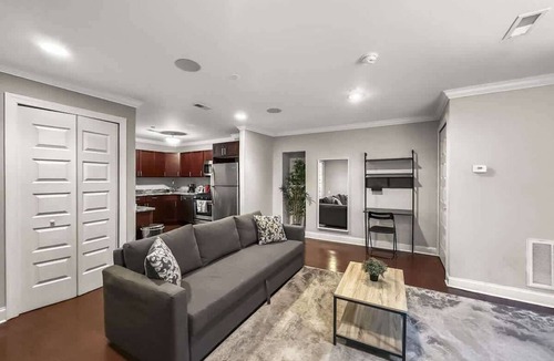 Southwark Apartment | Bright and Airy 1BD in the Heart of Philly