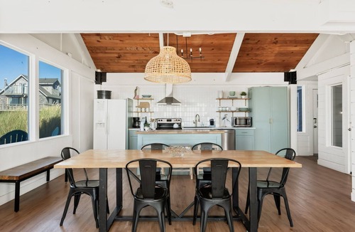 Tillamook County House | Bright and Airy Beachfront Bungalow w/hot tub overlooking Haystack rock!
