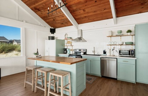 Tillamook County House | Bright and Airy Beachfront Bungalow w/hot tub overlooking Haystack rock!