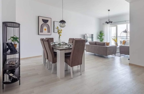 Downtown Dubai Apartment | Bright and Beautiful 2BR in Downtown Dubai!
