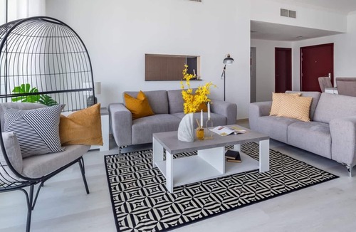 Downtown Dubai Apartment | Bright and Beautiful 2BR in Downtown Dubai!