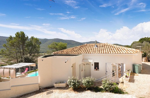 Signes House | Bright and beautiful cottage with pool in Sainte-Baume Natural Regional Park.