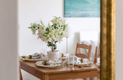 Downtown Dubai Apartment | Bright and Beautiful Studio Apt in Downtown Dubai
