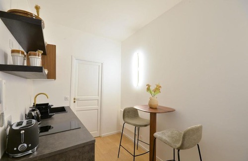 3rd Arrondissement Apartment | Bright and Central Studio - Paris