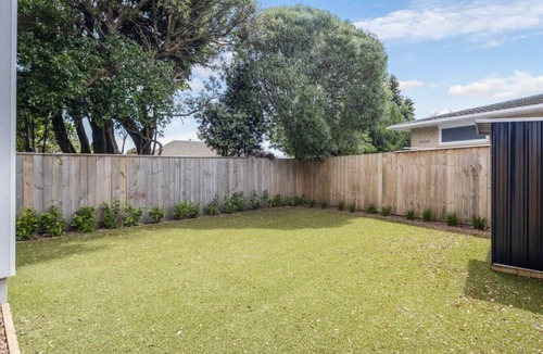Lower Hutt House | Bright and Comfortable 2BR Stay on Rainey Grove