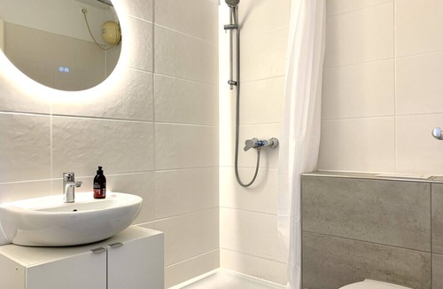 Bleich und Pfarrle Apartment | Bright and Comfortable 1BR Flat in Augsburg