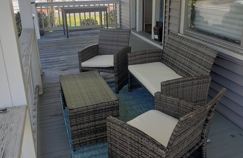 Chicopee Apartment | Bright and cozy 3 bedroom apartment in Chicopee with AC, WiFi. Enjoy your stay