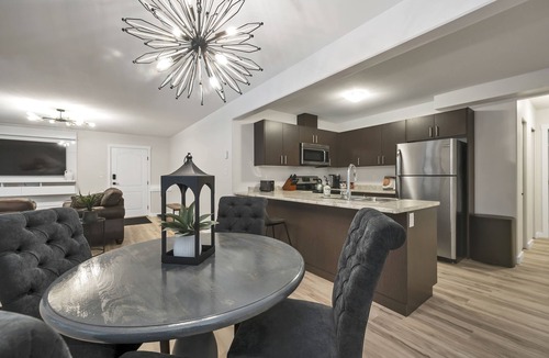 Campbell River House | Bright and Cozy suite, great for work stays or vacations heart of Campbell River