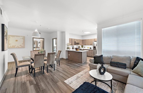 Downtown Long Beach Apartment | Bright and Cozy, Central 2-bedroom Apartment in the Heart of Downtown Long Beach