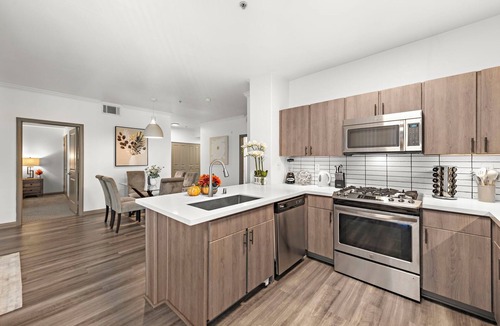 Downtown Long Beach Apartment | Bright and Cozy, Central 2-bedroom Apartment in the Heart of Downtown Long Beach