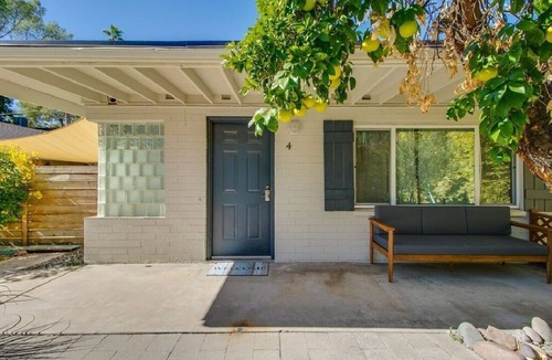 Camelback East Apartment | Bright and Cozy Mid Town Phoenix Zen Yard Studio!