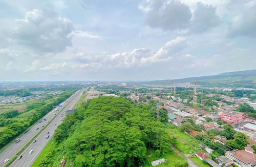 Kedungmanggu Apartment | Bright And Cozy Studio At Royal Sentul Park Apartment