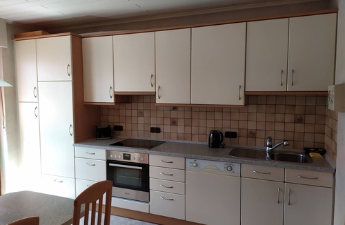 Kluesserath Apartment | Bright and cozy vacation apartment with covered balcony in Mediterranean style!