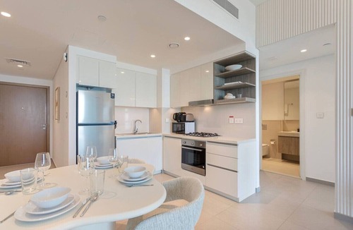 Za'abeel 2 Apartment | Bright and Exquisite 1-Bedroom in Downtown views 2