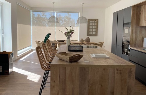 Casa Papa Villa | Bright and modern 5-bedroom villa sleeps 12