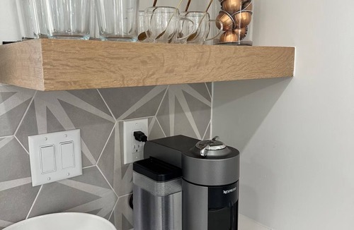 Curtis Park Apartment | Bright and Modern Studio Guesthouse - near RiNo!