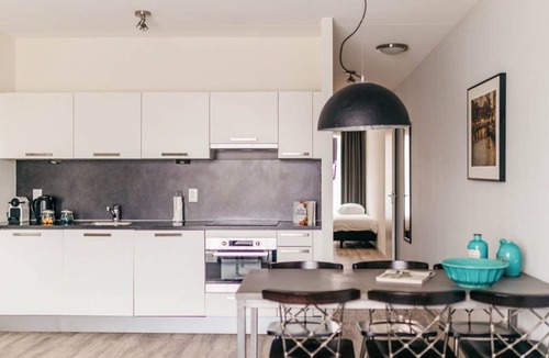Haarlemmerbuurt Apartment | Bright and modern two bedroom apartment with canal view. Free Wi-Fi