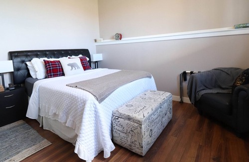 Grande Prairie House | Bright and open-concept parkside suite by the airport