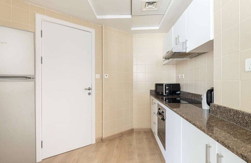 Dubai Marina Apartment | Bright and Pristine 2BR Apt in Dubai Marina