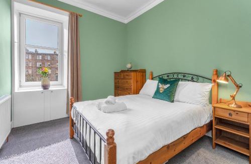 Newhaven Apartment | Bright and Quiet Edinburgh Home
