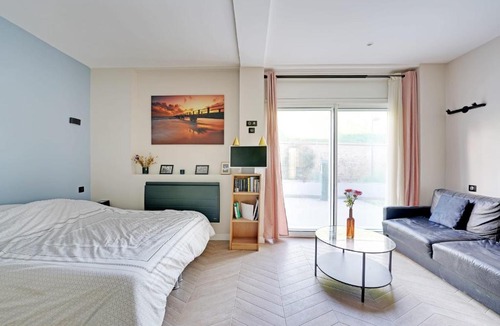 Parc-de-Montsouris Apartment | Bright and quiet studio in Paris