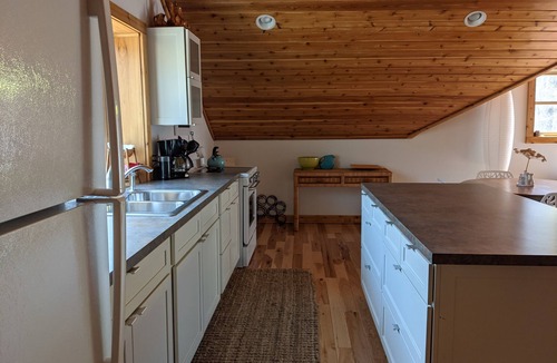 Beaver Island House | Bright and spacious, modern carriage house apartment. WiFi. 2 miles from town.