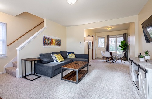 Dicken House | Bright and Spacious 2BR Townhouse!