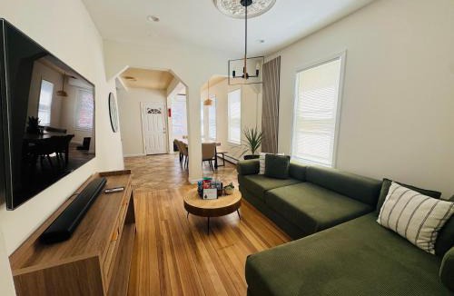 Harbor View - Orient Heights Apartment | Bright and Spacious 3BR Near Boston Free Parking