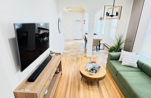 Harbor View - Orient Heights Apartment | Bright and Spacious 3BR Near Boston Free Parking