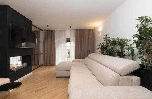 San Marco Apartment | Bright and Spacious Apartment Steps from Milan’s Iconic Landmarks