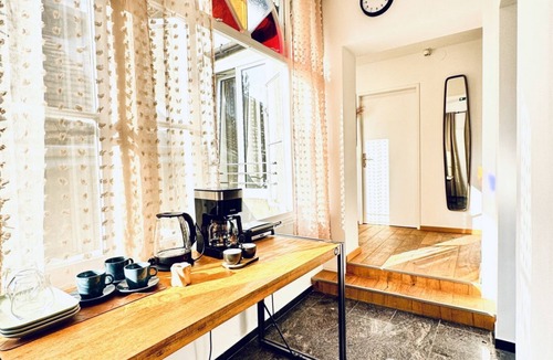 Liesing Apartment | Bright and Spacious Room Near Kaufpark Alterlaa