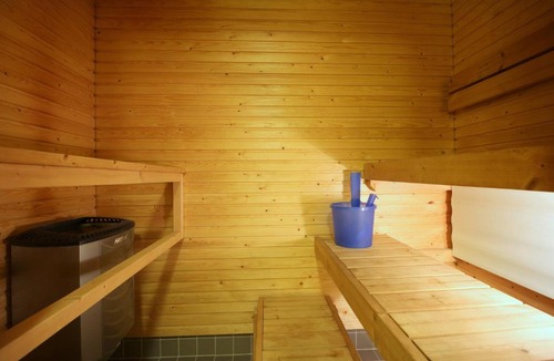 Hietalahti Apartment | Bright and spacious studio apartment in Kamppi, Helsinki (ID 9095)