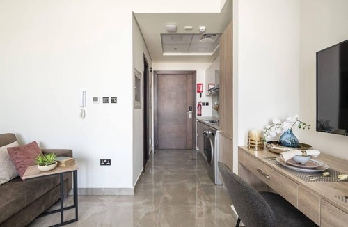 Dubai Apartment | Bright and Stylish Studio near DWC Airport!