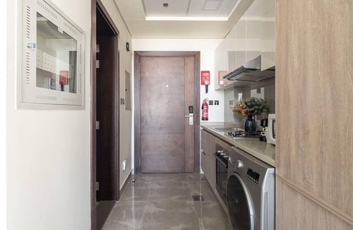 Dubai Apartment | Bright and Stylish Studio near DWC Airport!