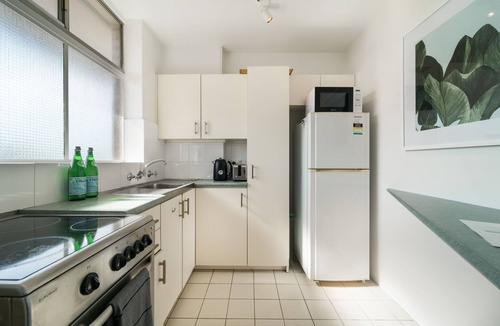 Neutral Bay Apartment | Bright And Sunny Studio Apartment
