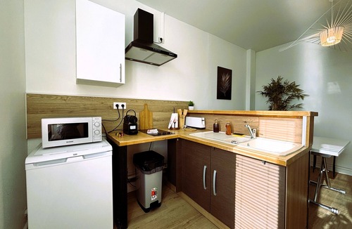 Bourges Apartment | Bright Apartment, 4 guests
