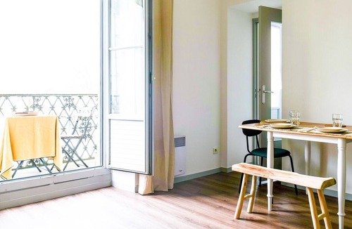 Downtown Angers Apartment | Bright apartment ideally located in the center of Angers