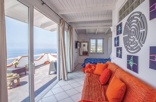 Sant'Angelo House | Bright apartment on the 1st floor of a small two-family house overlooking the sea and a few steps fr
