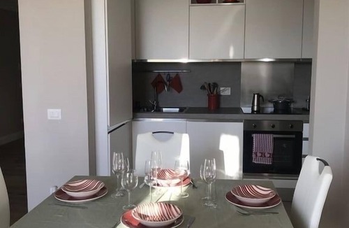 Lungarno del Tempio House | Bright apartment overlooking the river and Tuscan hills