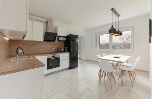 Koper Apartment | Bright Apartment