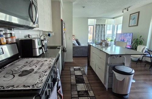 Beltline Apartment | Bright apartment with AC in lovely Calgary downtown near stampede neighborhood