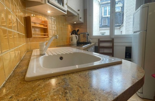 14th Arrondissement Apartment | Bright Apartment with Balcony - Paris 14th, Alésia
