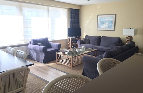 Het Zoute Apartment | Bright apartment with side sea view 2 bedrooms, 1 bathroom, 1 shower room and garage (Le Zoute)