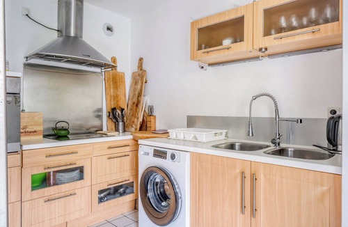 Saint Augustin Apartment | Bright apartment with private parking in Bordeaux