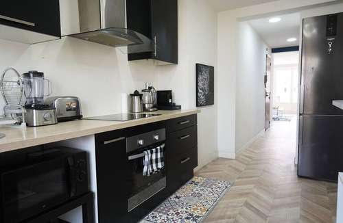 La Joliette Apartment | Bright Apartment with Balcony – Downtown Marseille