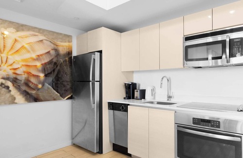 Hallandale Beach Apartment | Bright Apt, Sunset View | Balcony & Beach Shuttle