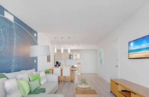 Hallandale Beach Apartment | Bright Apt, Sunset View | Balcony & Beach Shuttle