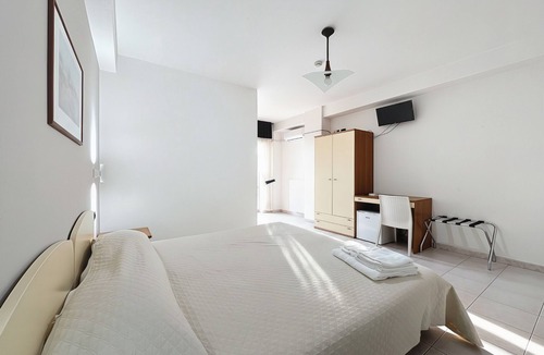 Monte Sant'Angelo Bed & Breakfast | Bright B&B with Sea View Balcony - 225 - Santangelo - Pool