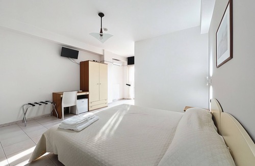 Monte Sant'Angelo Bed & Breakfast | Bright B&B with Sea View Balcony - 226 - Santangelo - Pool